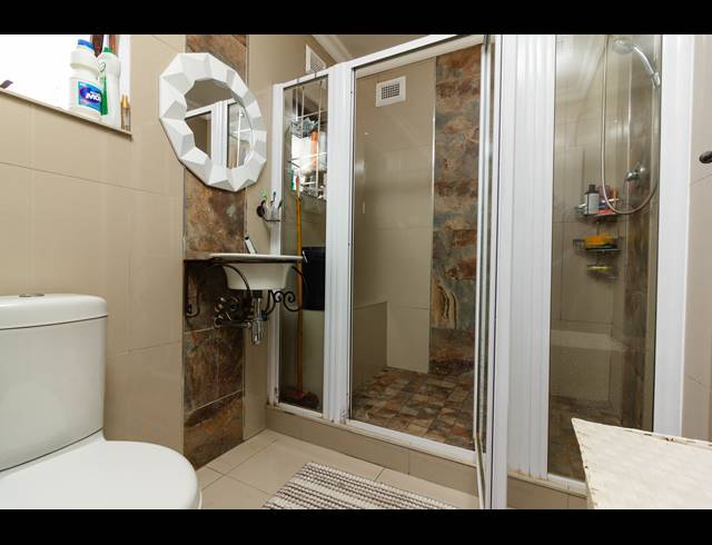 2 BEDROOM APARTMENT RENTED IN ESCOMBE